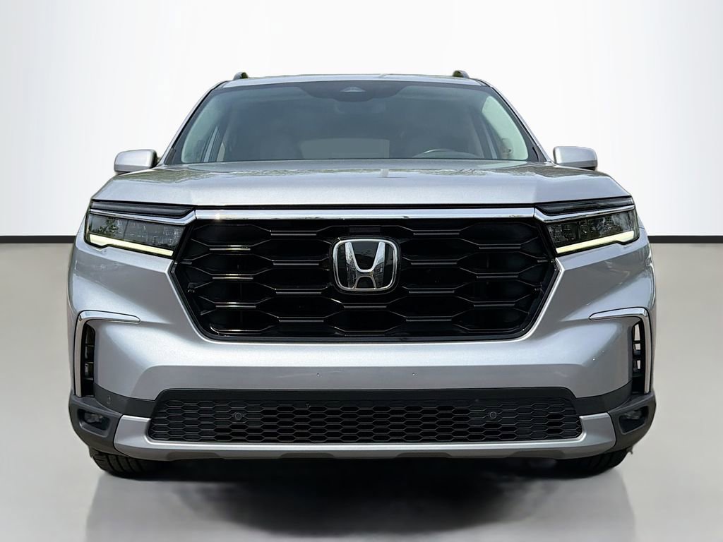 Used 2023 Honda Pilot Touring image 3