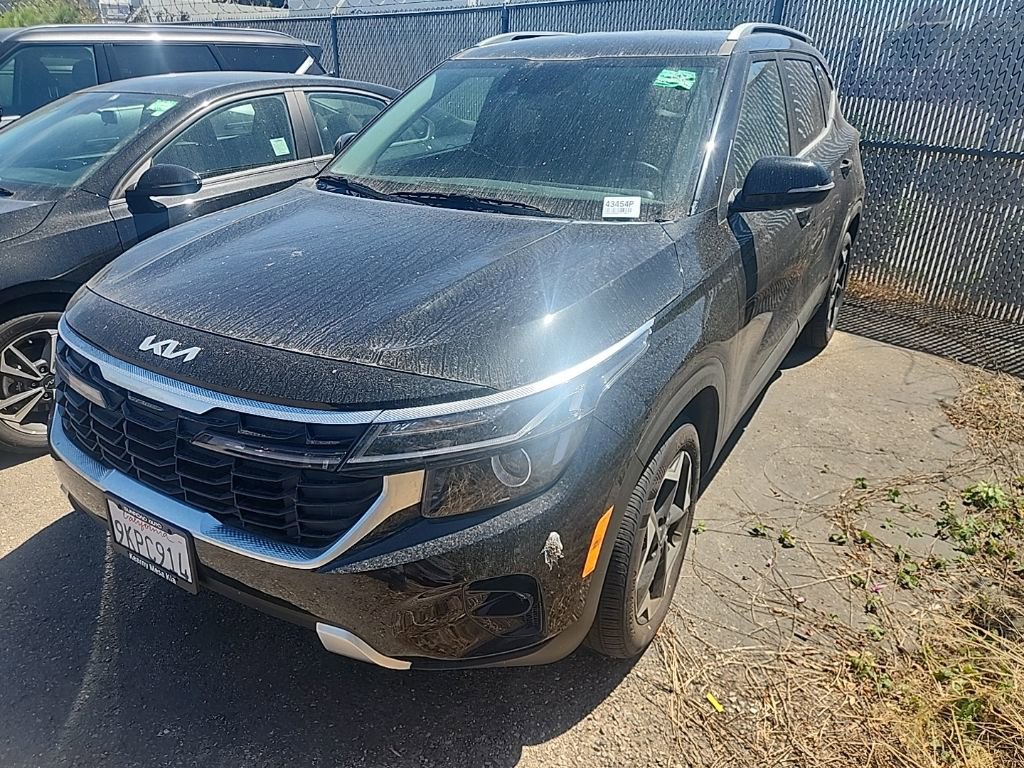 Certified 2024 Kia Seltos EX image 3