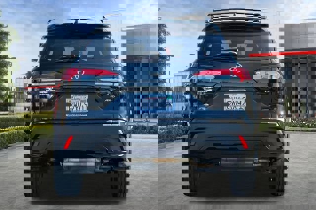 Certified 2023 Toyota Corolla Cross LE w/ Moonroof Package image 6