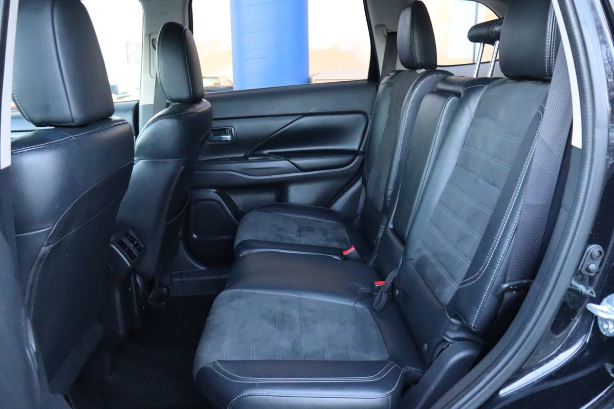 Used 2019 Mitsubishi Outlander SE image 11