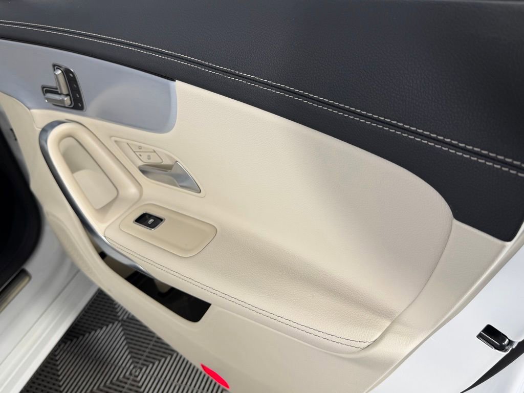 Used 2025 Mercedes-Benz CLA 250 image 31