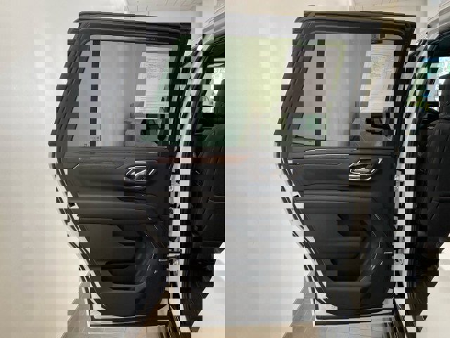 Used 2024 Chevrolet Tahoe High Country image 8