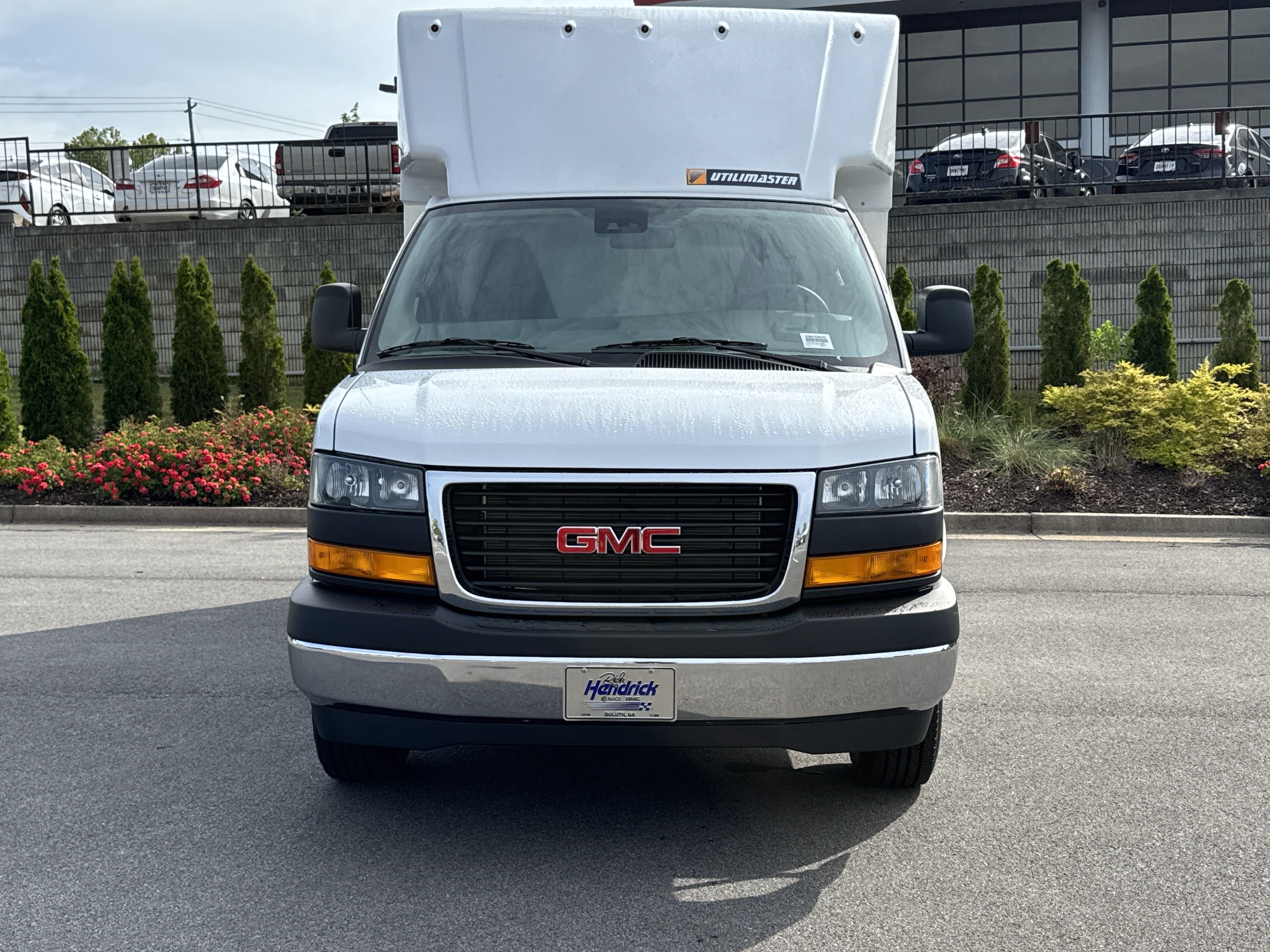 New 2025 GMC Savana 3500 w/ Power Convenience Package RWD image 3