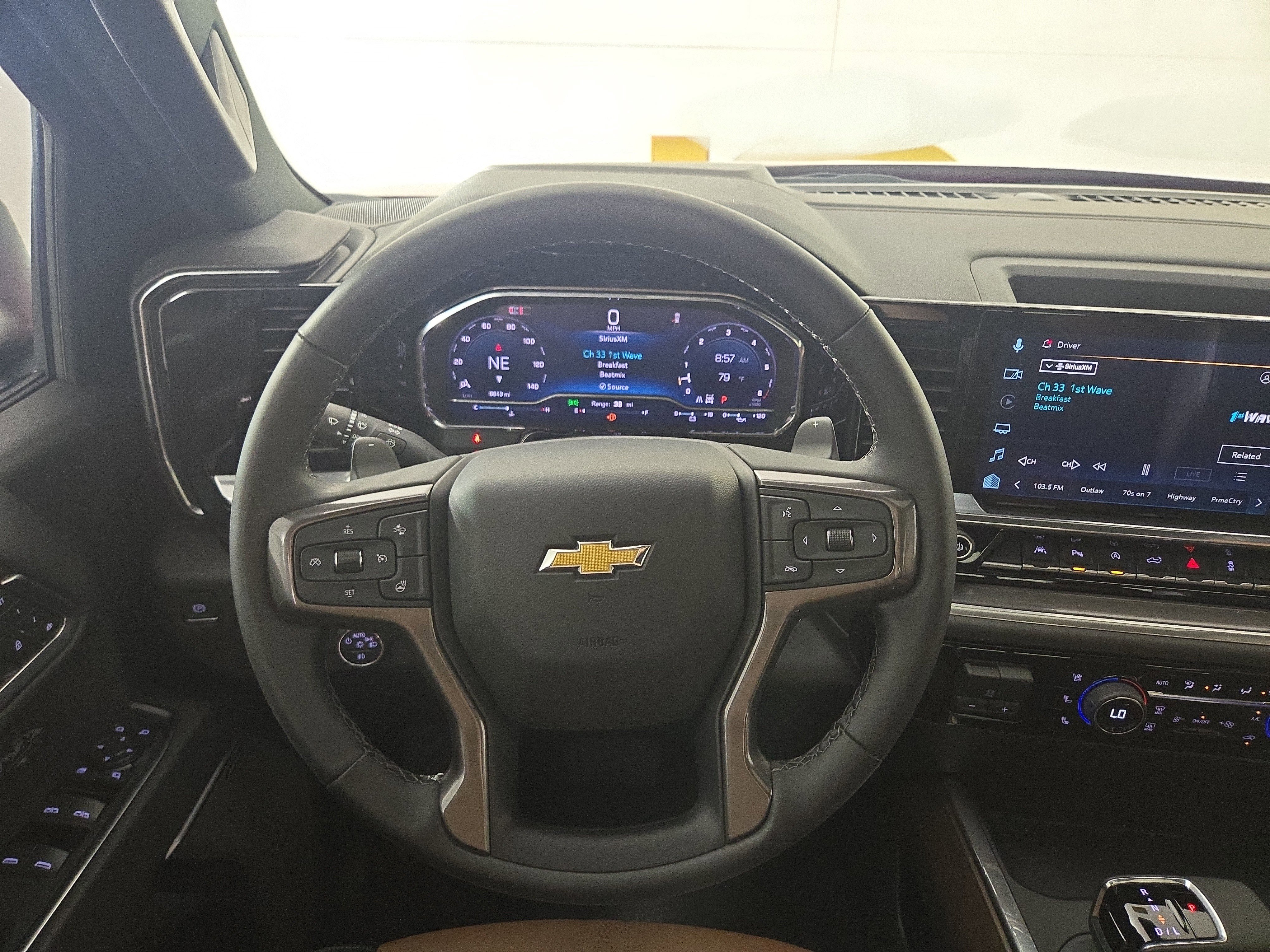 Certified 2025 Chevrolet Silverado 1500 High Country w/ Technology Package AWD/4WD image 14