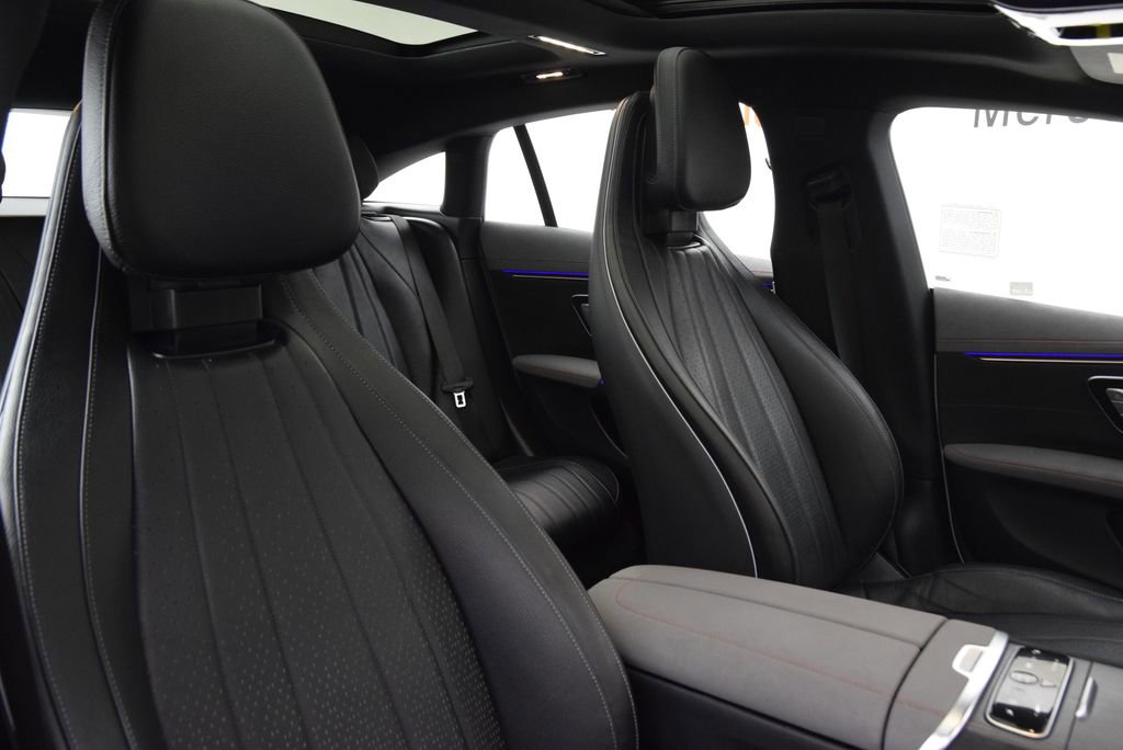 Used 2023 Mercedes-Benz EQS 580 4MATIC Sedan image 17