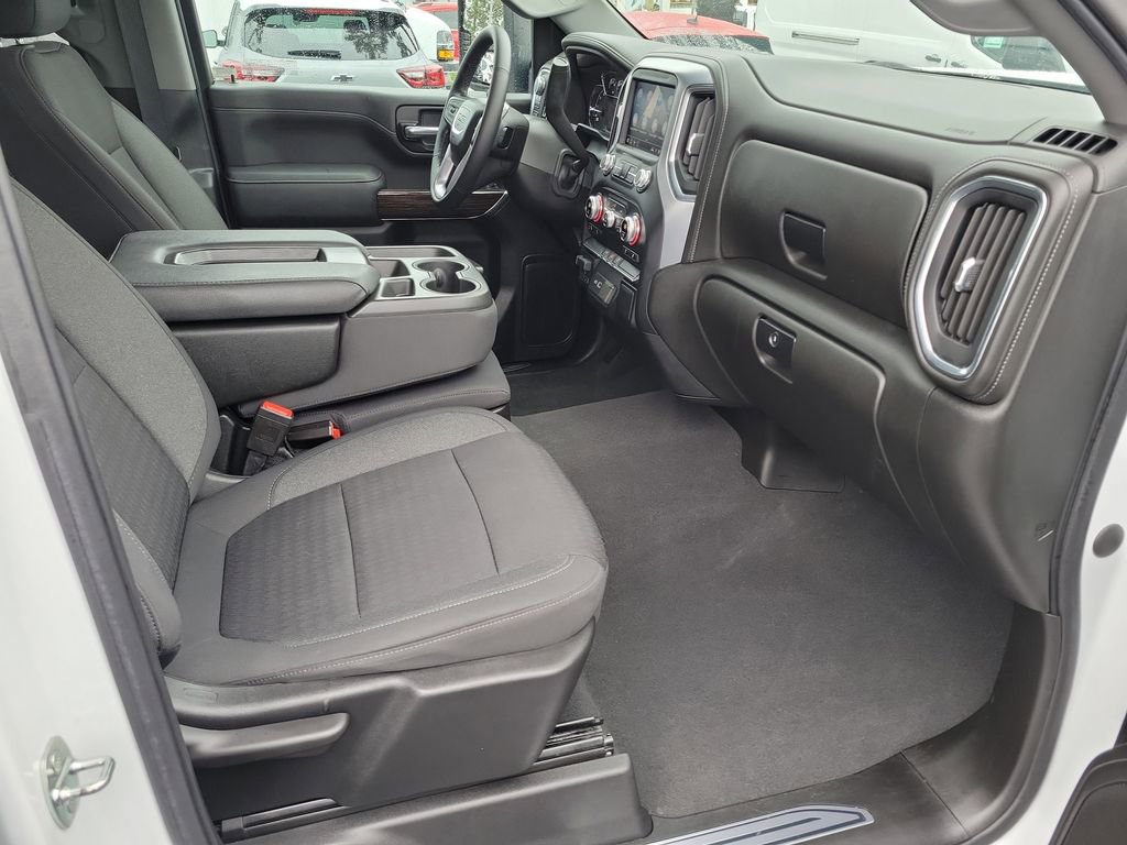 Used 2022 GMC Sierra 2500 SLE w/ SLE Value Package; image 17