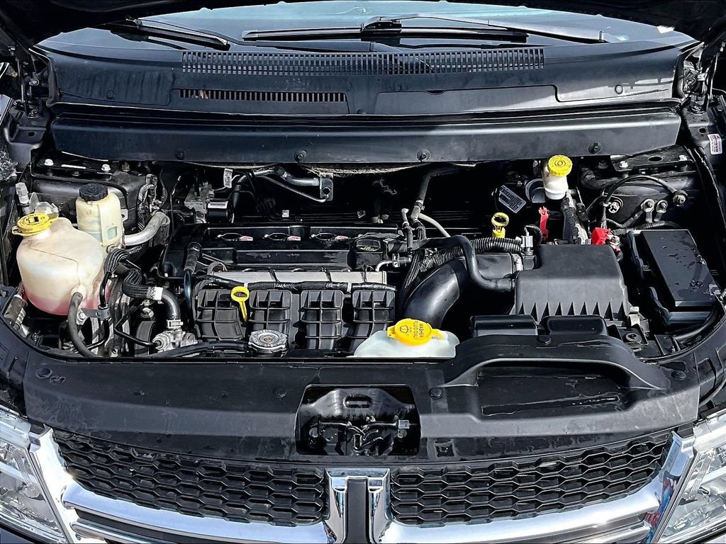 Used 2019 Dodge Journey SE FWD image 11