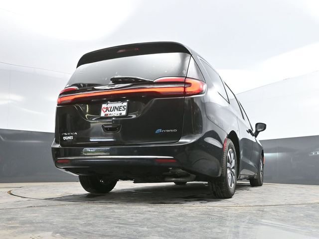 Used 2023 Chrysler Pacifica Touring-L FWD image 48