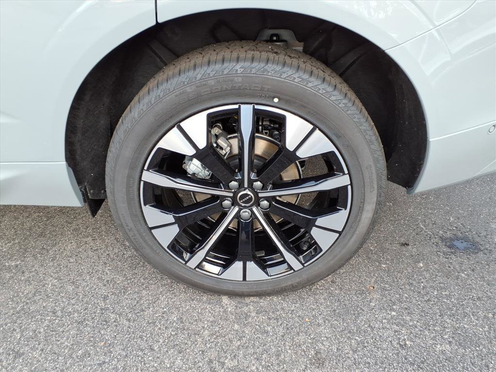 New 2026 Volvo XC60 B5 Plus w/ Protection Package Premier image 10