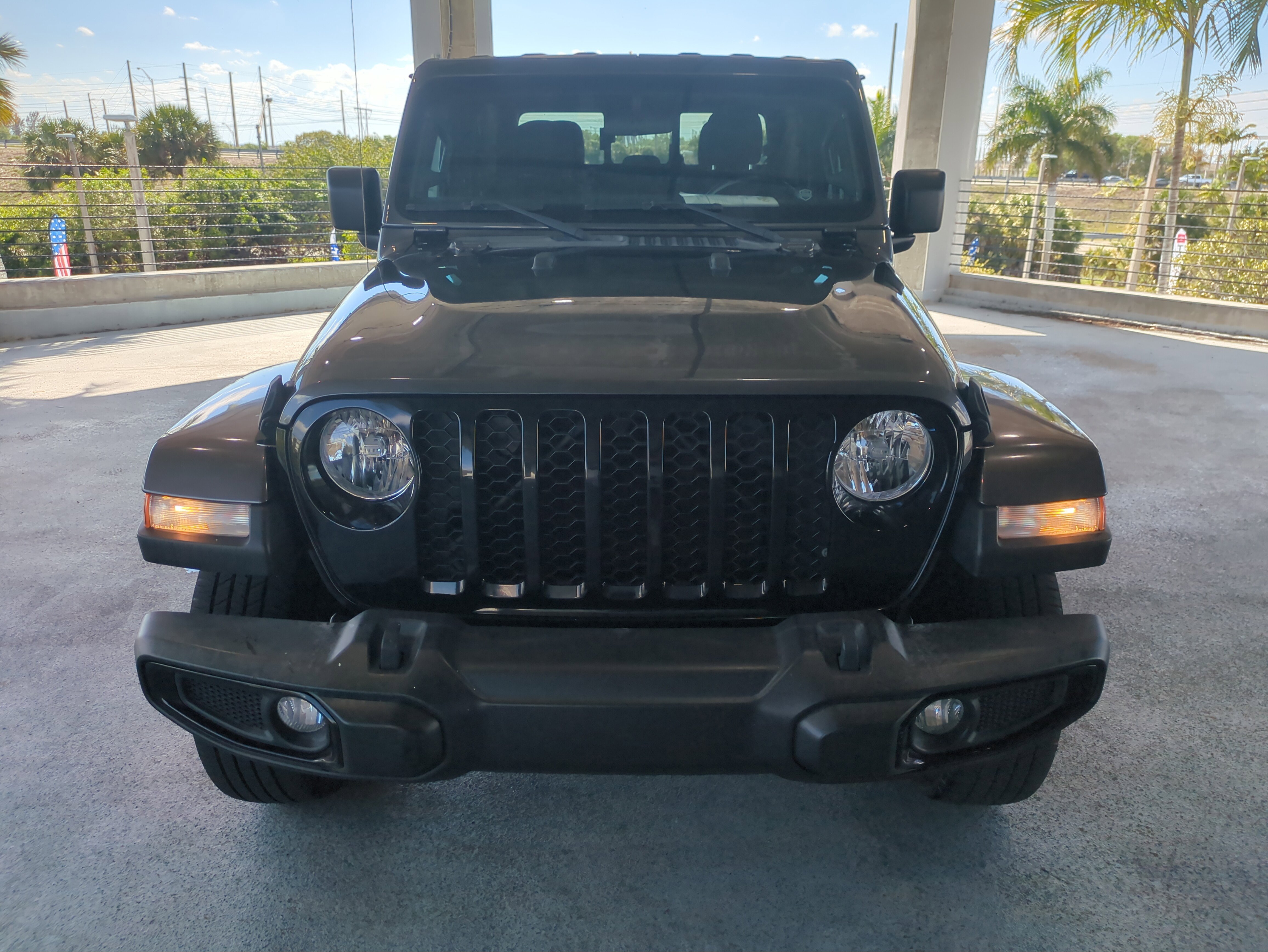 Used 2022 Jeep Gladiator Sport AWD/4WD image 3