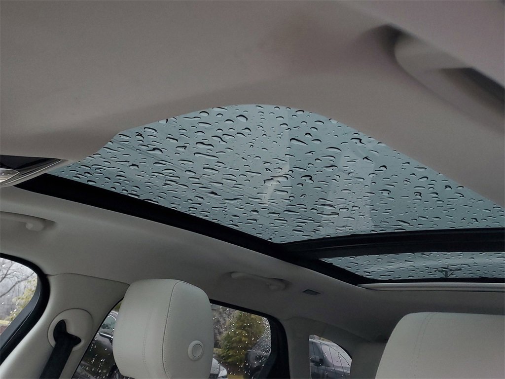 Used 2020 Land Rover Range Rover Velar S image 8