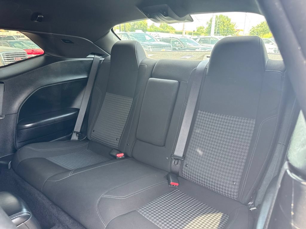 Used 2022 Dodge Challenger SXT w/ Driver Convenience Group RWD image 19