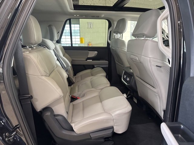 Used 2025 Ford Expedition Max Active image 18