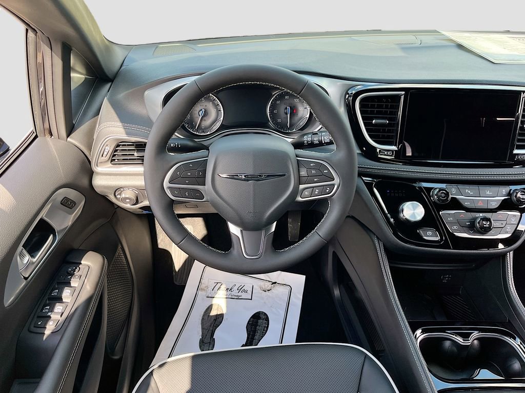 New 2026 Chrysler Pacifica Limited FWD image 19