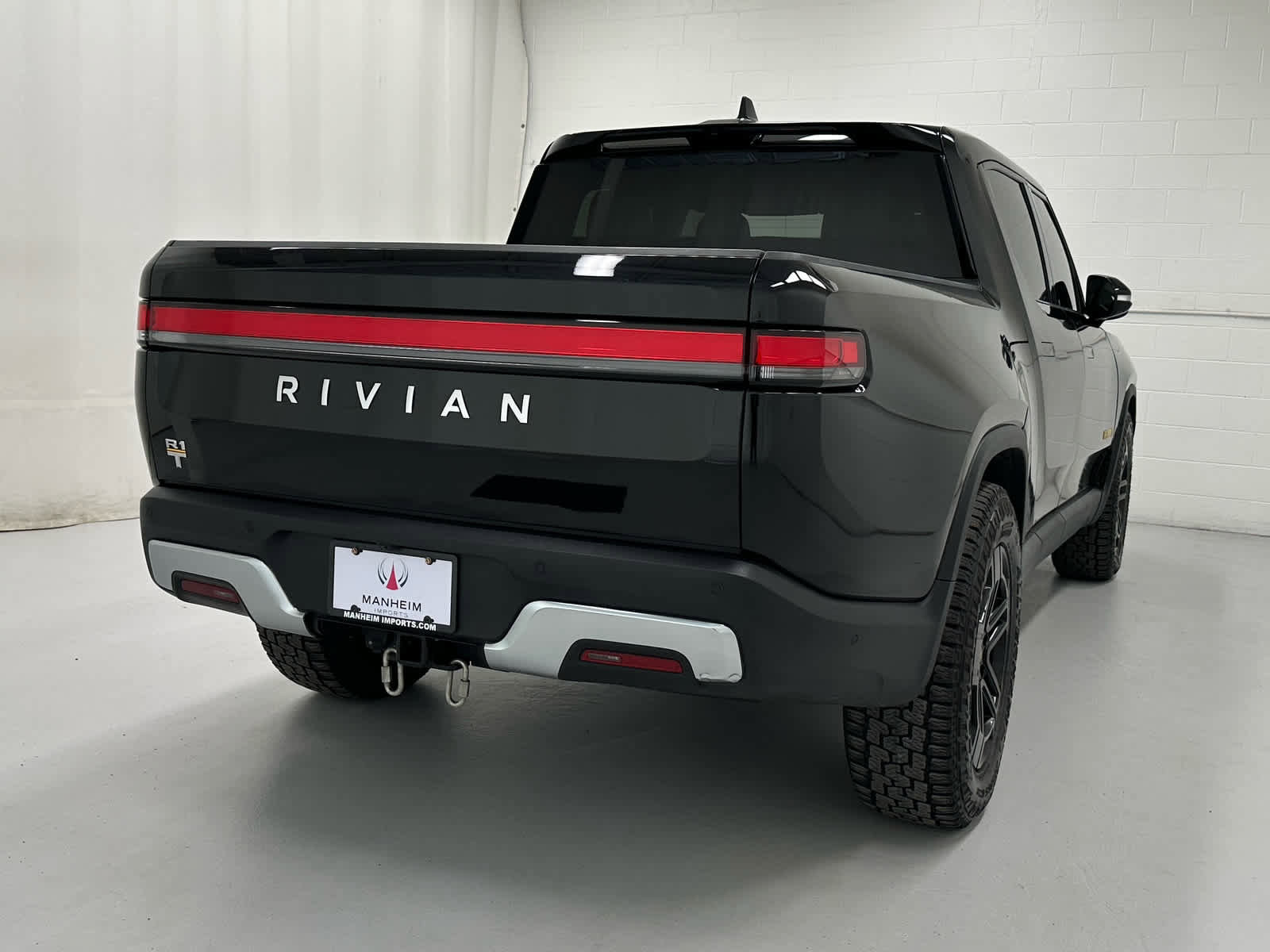 Used 2022 Rivian R1T Adventure image 6