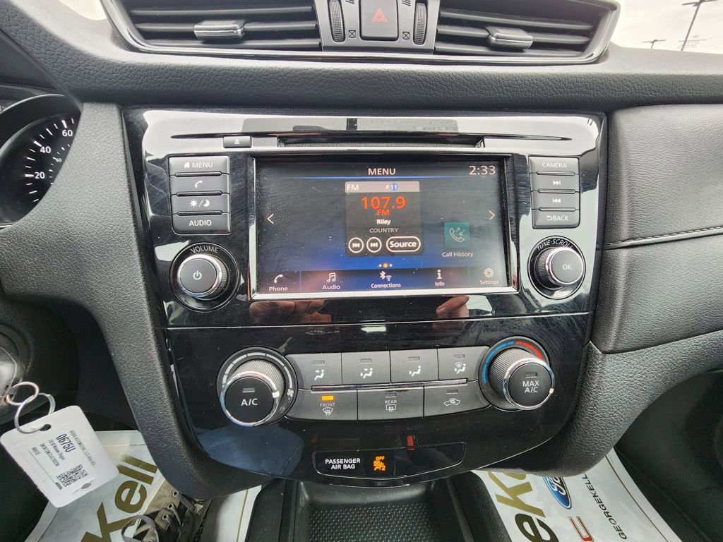 Used 2018 Nissan Rogue S image 17