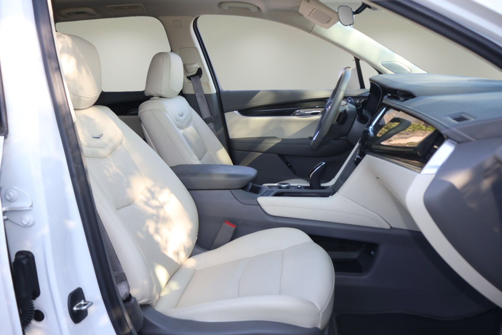 Used 2020 Cadillac XT6 Premium Luxury FWD image 18