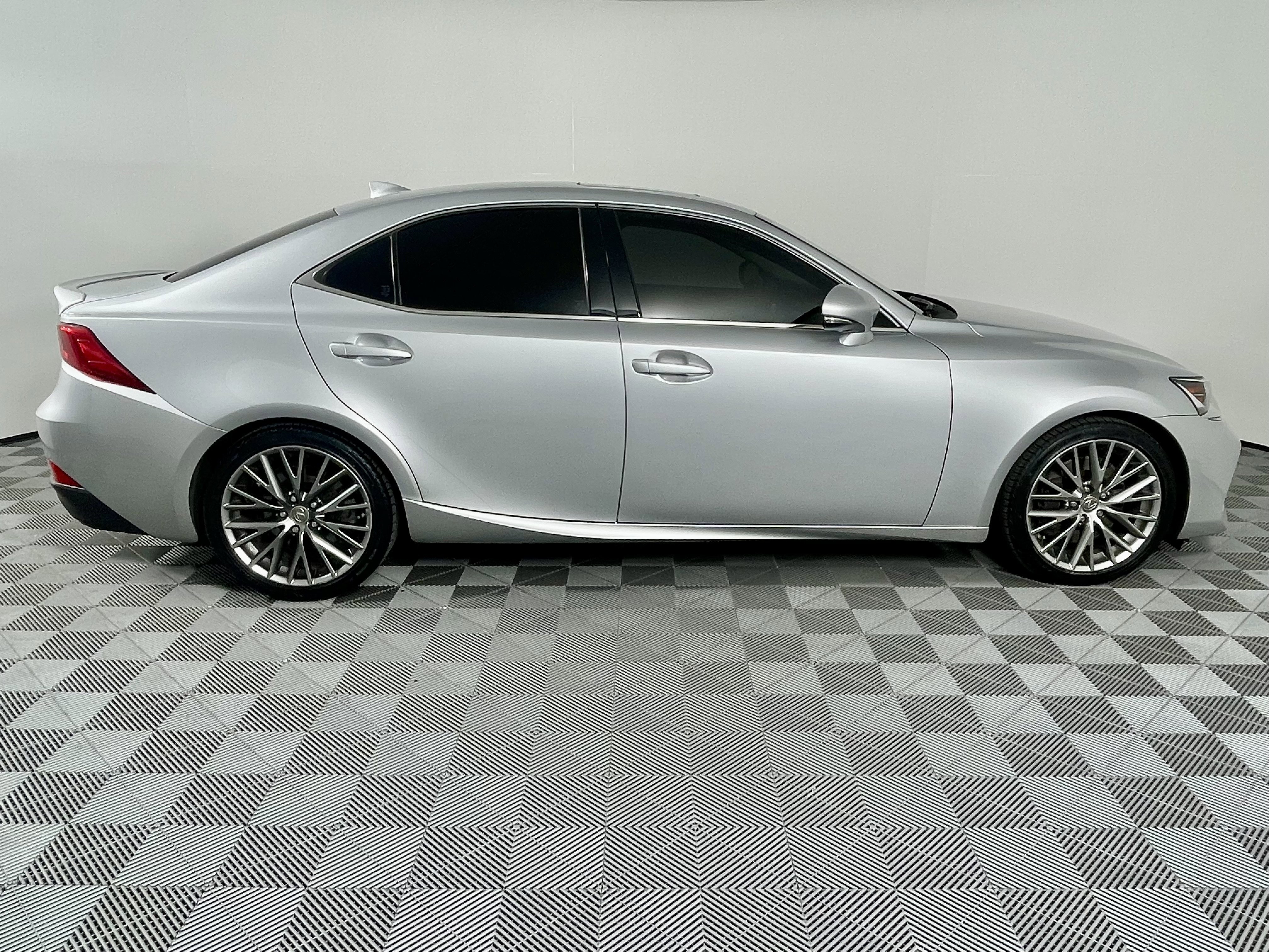 Used 2018 Lexus IS 300 w/ Accessory Package 2 image 7