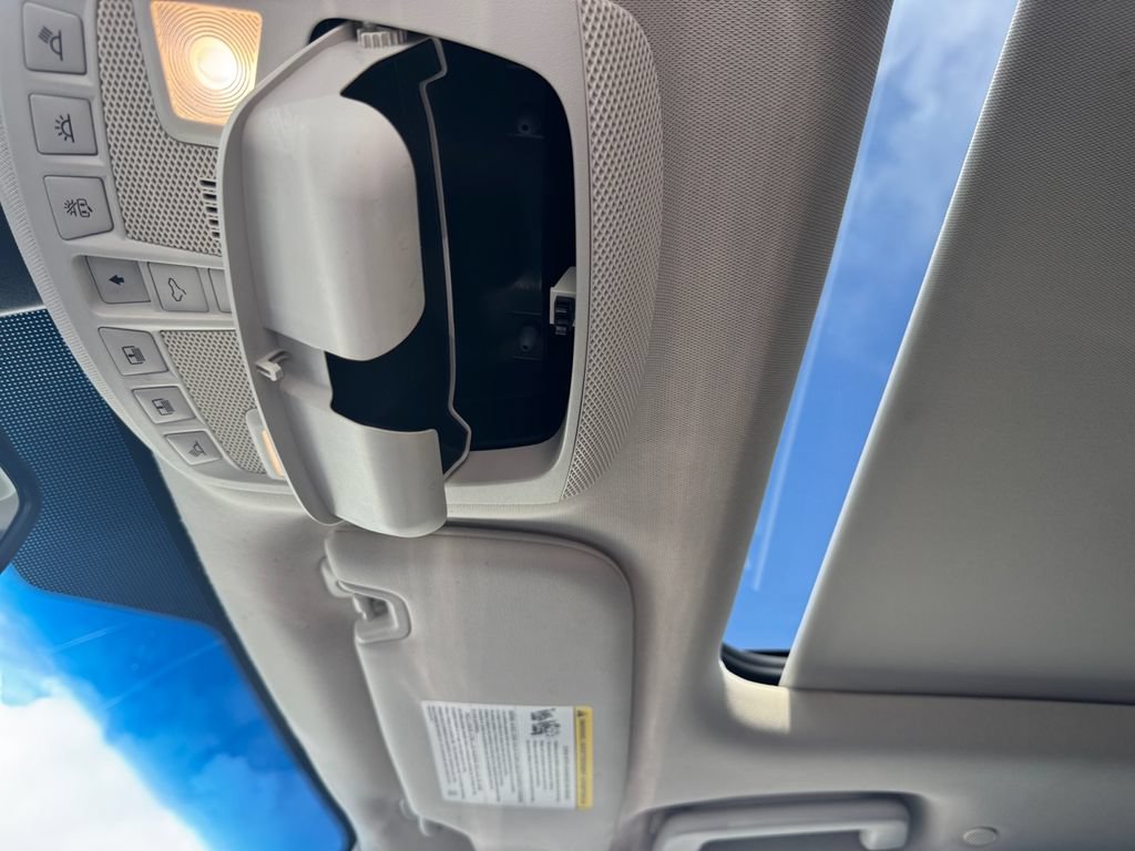 Used 2018 Ford Edge Sport w/ Equipment Group 401A AWD/4WD image 19