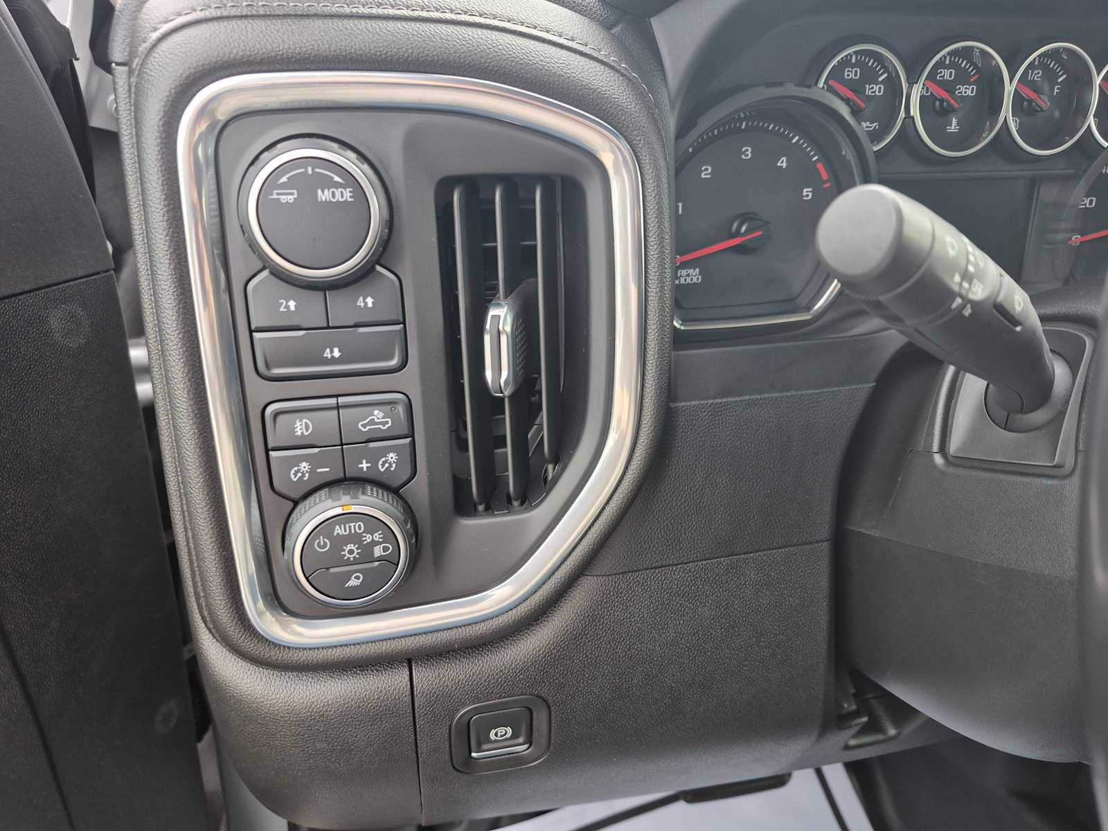 Used 2022 Chevrolet Silverado 3500 LT w/ Convenience Package image 15