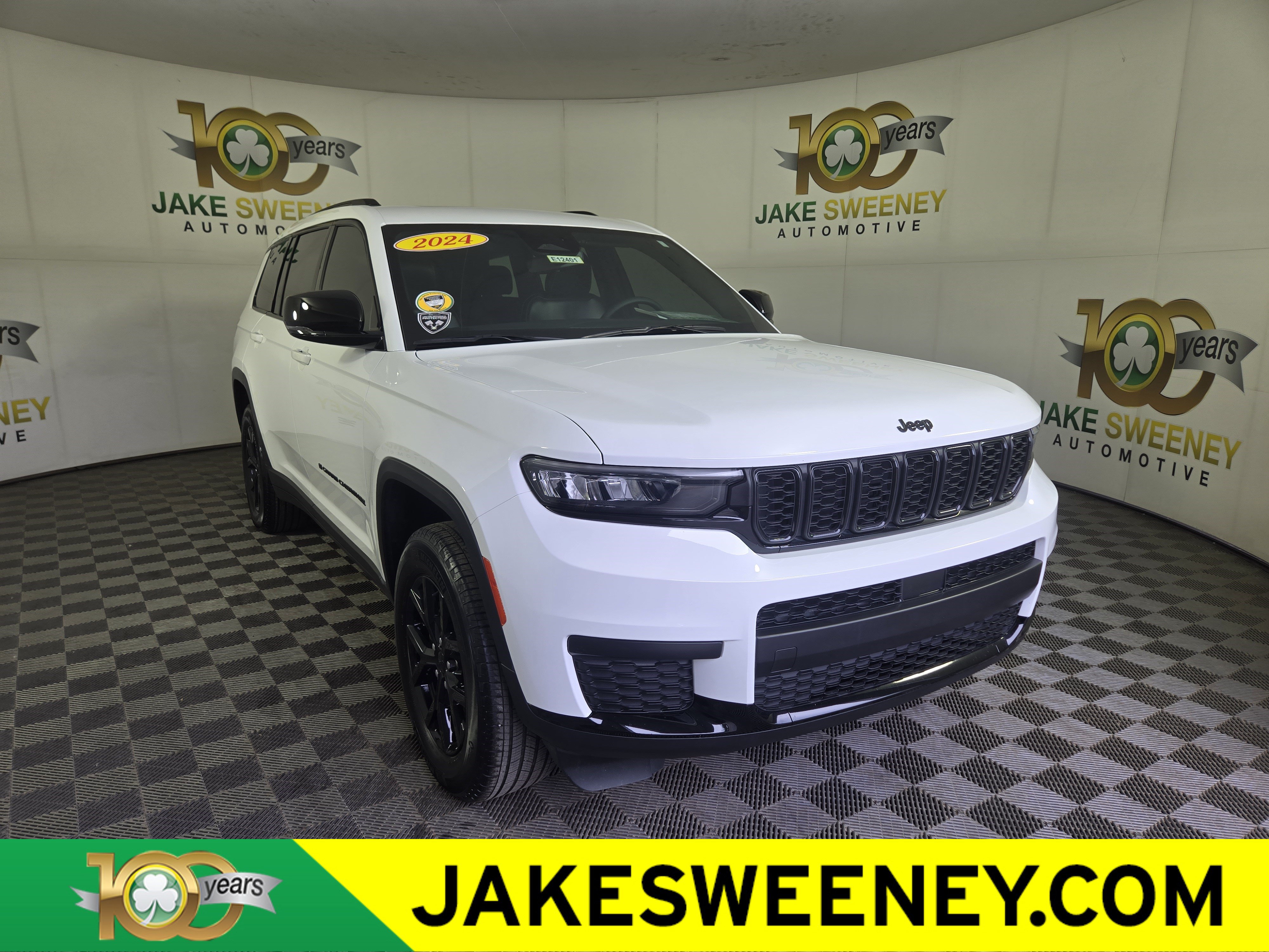 Used 2024 Jeep Grand Cherokee L Altitude AWD/4WD image 1