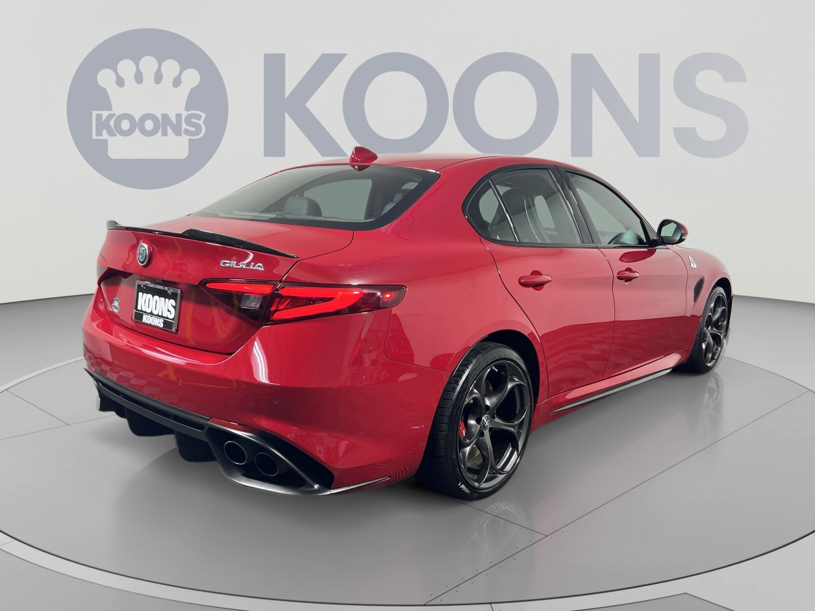 Used 2018 Alfa Romeo Giulia Quadrifoglio w/ Driver Assist Dynamic Package RWD image 7