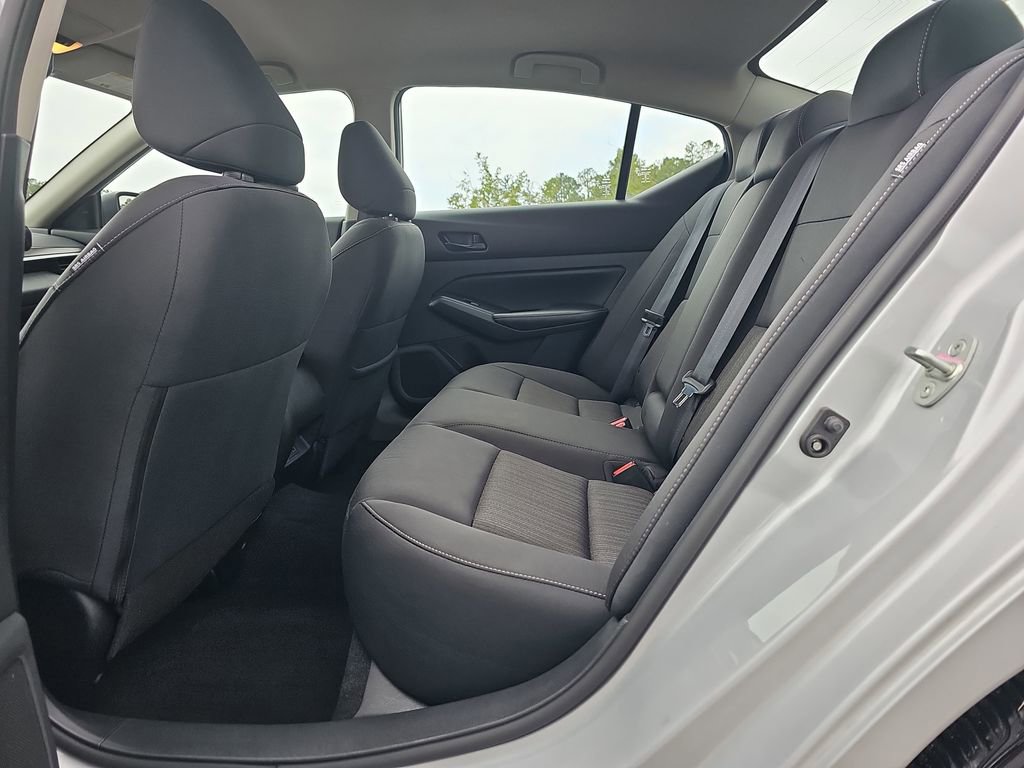 Used 2024 Nissan Altima 2.5 SV FWD image 19