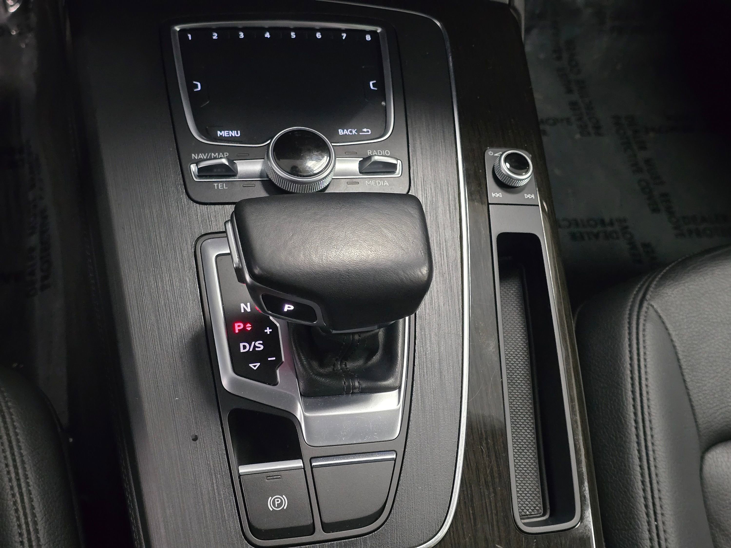 Used 2020 Audi Q5 e Prestige w/ Prestige Package image 17