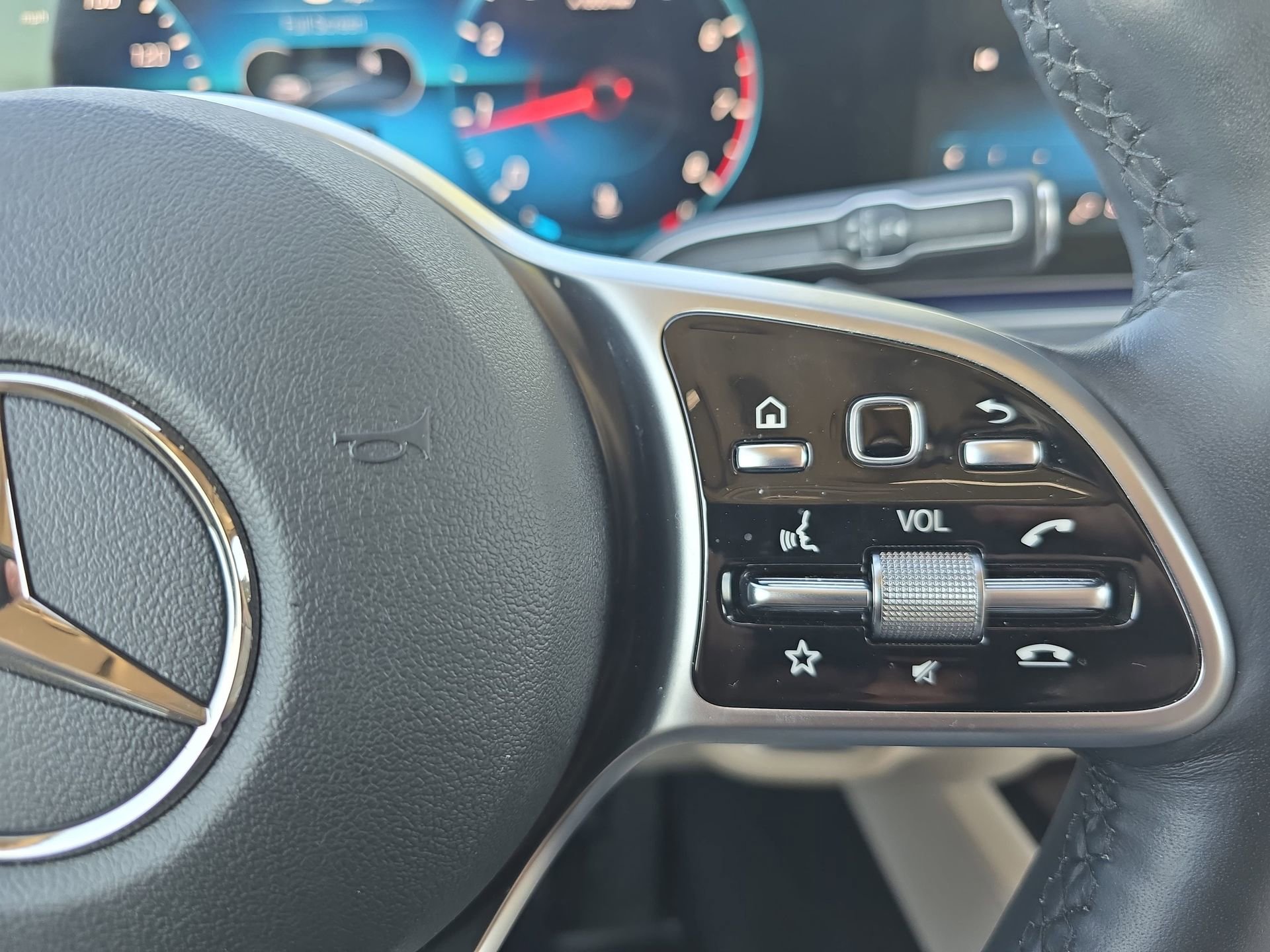 Certified 2023 Mercedes-Benz GLE 350 4MATIC image 18