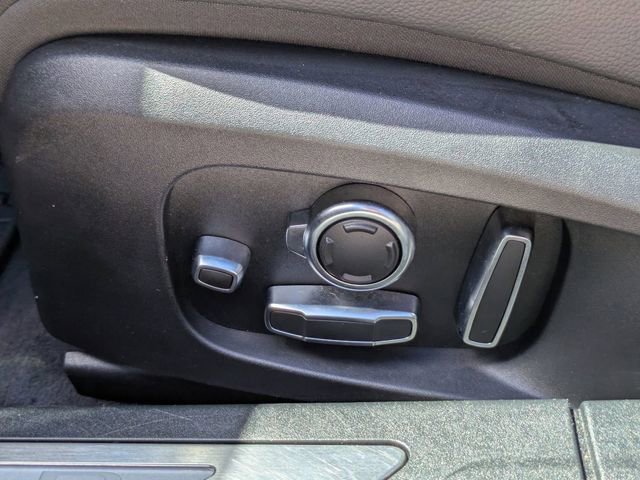 Used 2022 Jaguar XF R-Dynamic SE AWD/4WD image 19