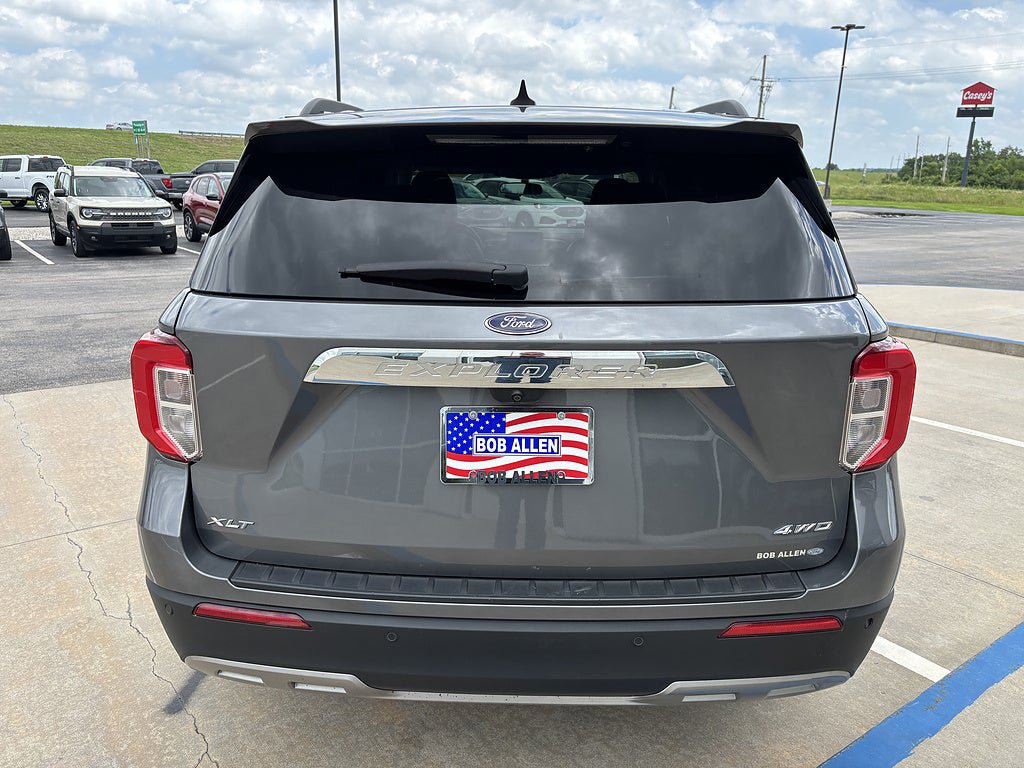 Used 2023 Ford Explorer XLT w/ Equipment Group 202A AWD/4WD image 4