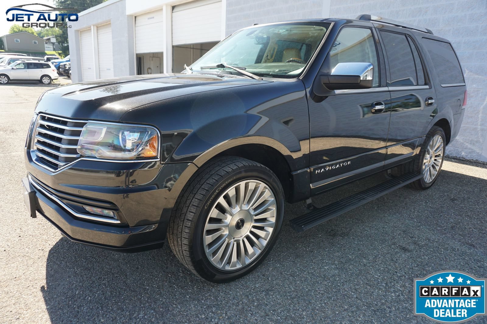 Used 2015 Lincoln Navigator 4WD w/ Equipment Group 101A Reserve image 3