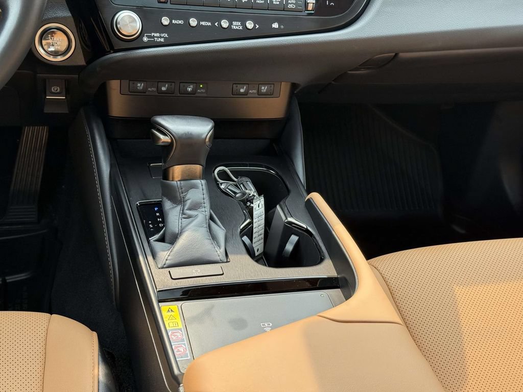 Used 2025 Lexus ES 350 w/ Premium Package FWD image 20