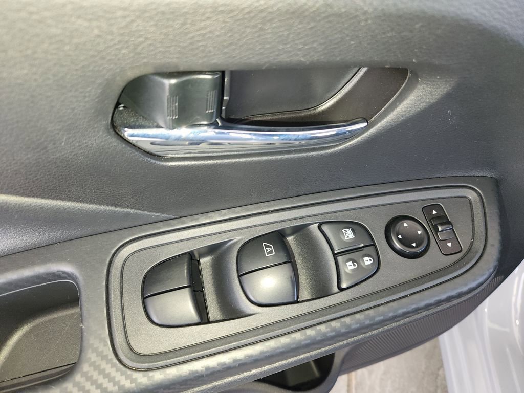 Used 2025 Nissan Versa SV image 28