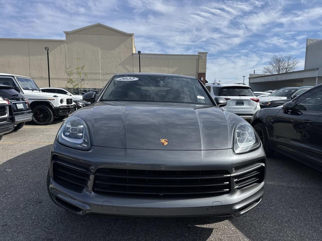 Used 2022 Porsche Cayenne Platinum Edition image 2
