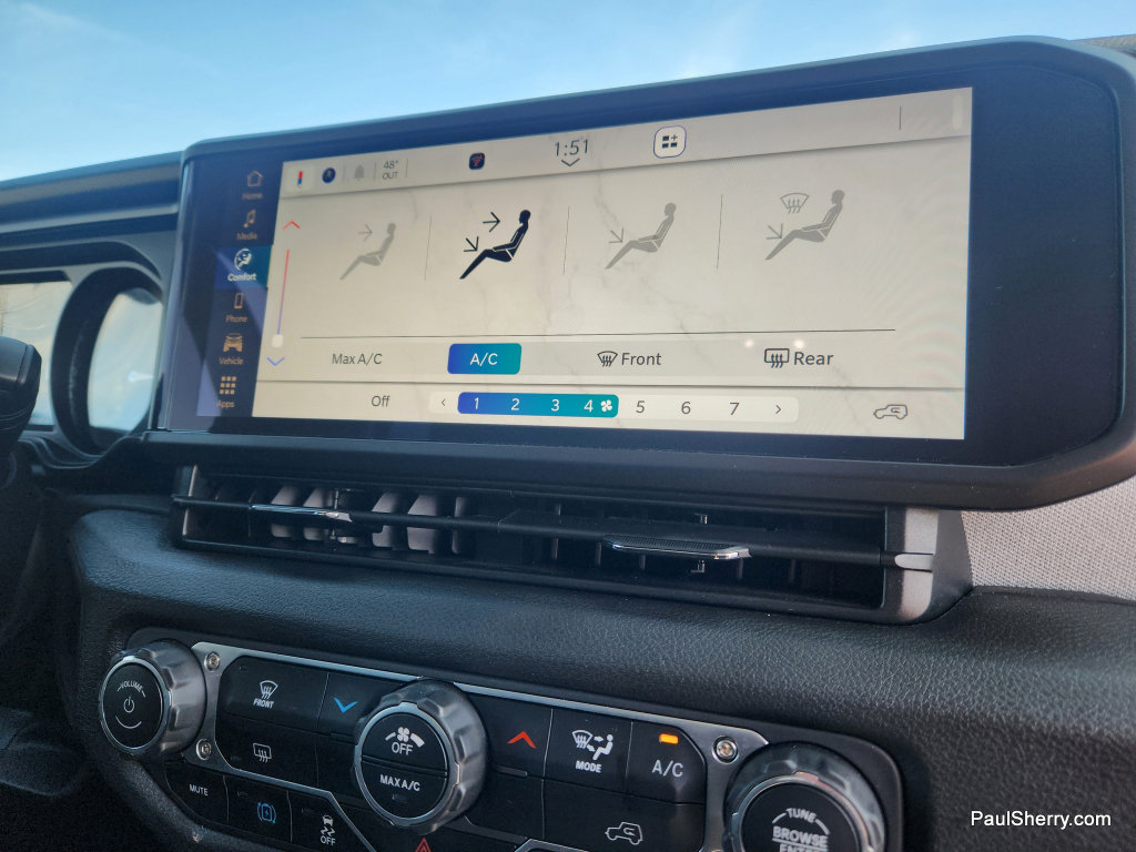 Used 2025 Jeep Wrangler Willys image 34