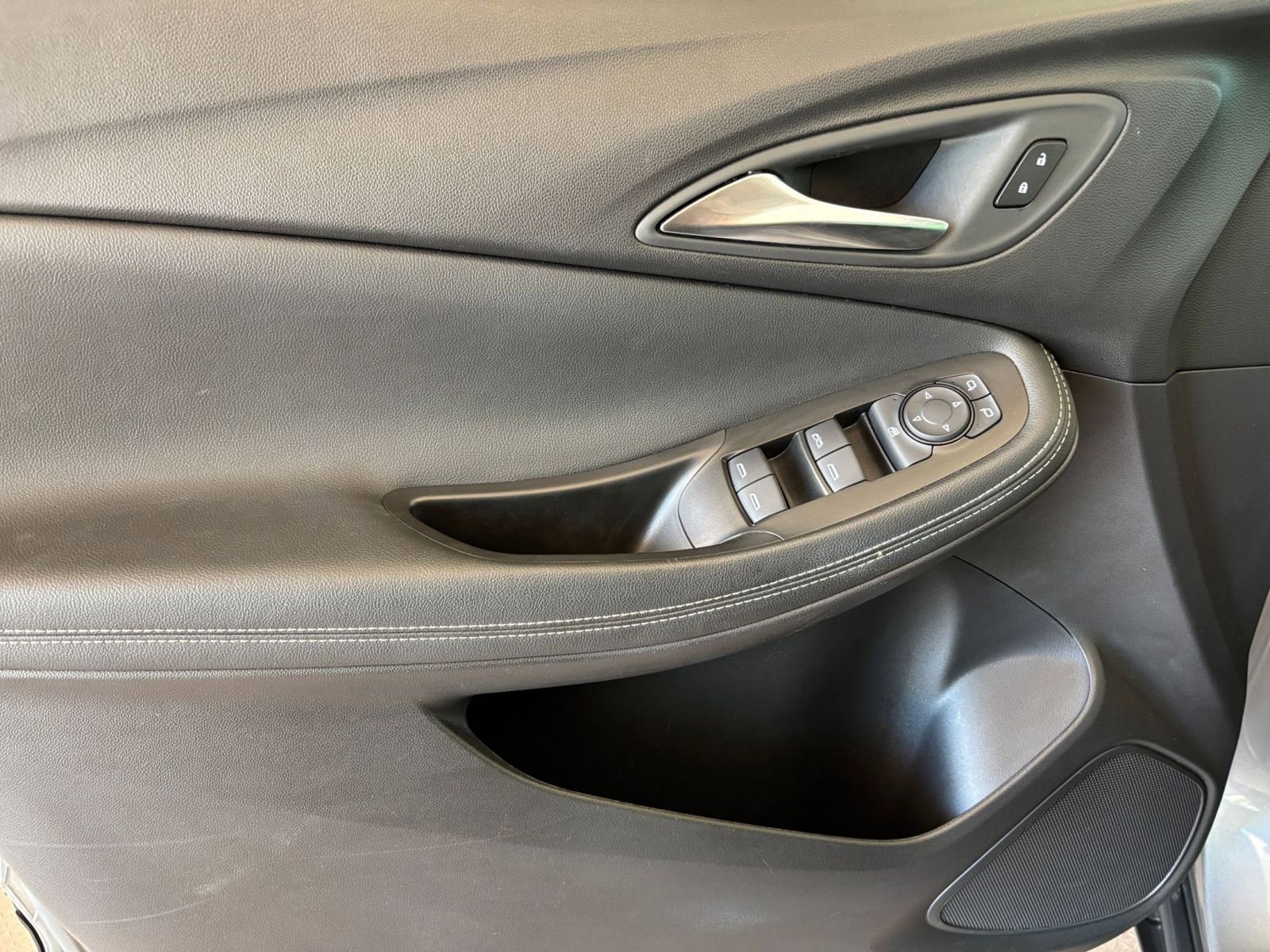 Used 2025 Buick Encore GX Preferred FWD image 18