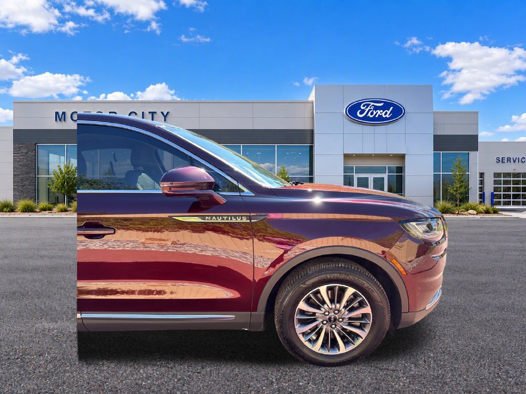 Used 2022 Lincoln Nautilus AWD w/ Premium Package image 33