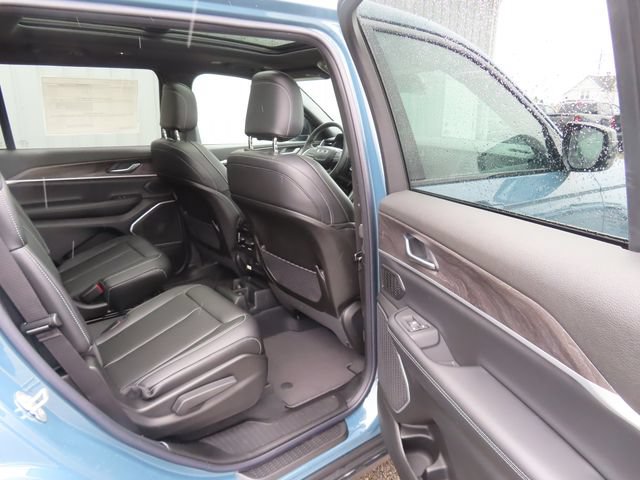 New 2026 Jeep Grand Cherokee L Limited w/ Limited Altitude Package AWD/4WD image 29