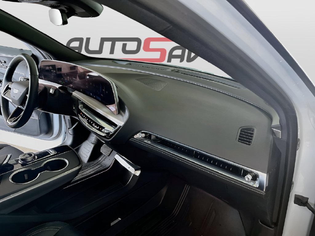 Used 2025 Cadillac Lyriq Luxury w/ LPO, Floor Liner Package AWD/4WD image 29