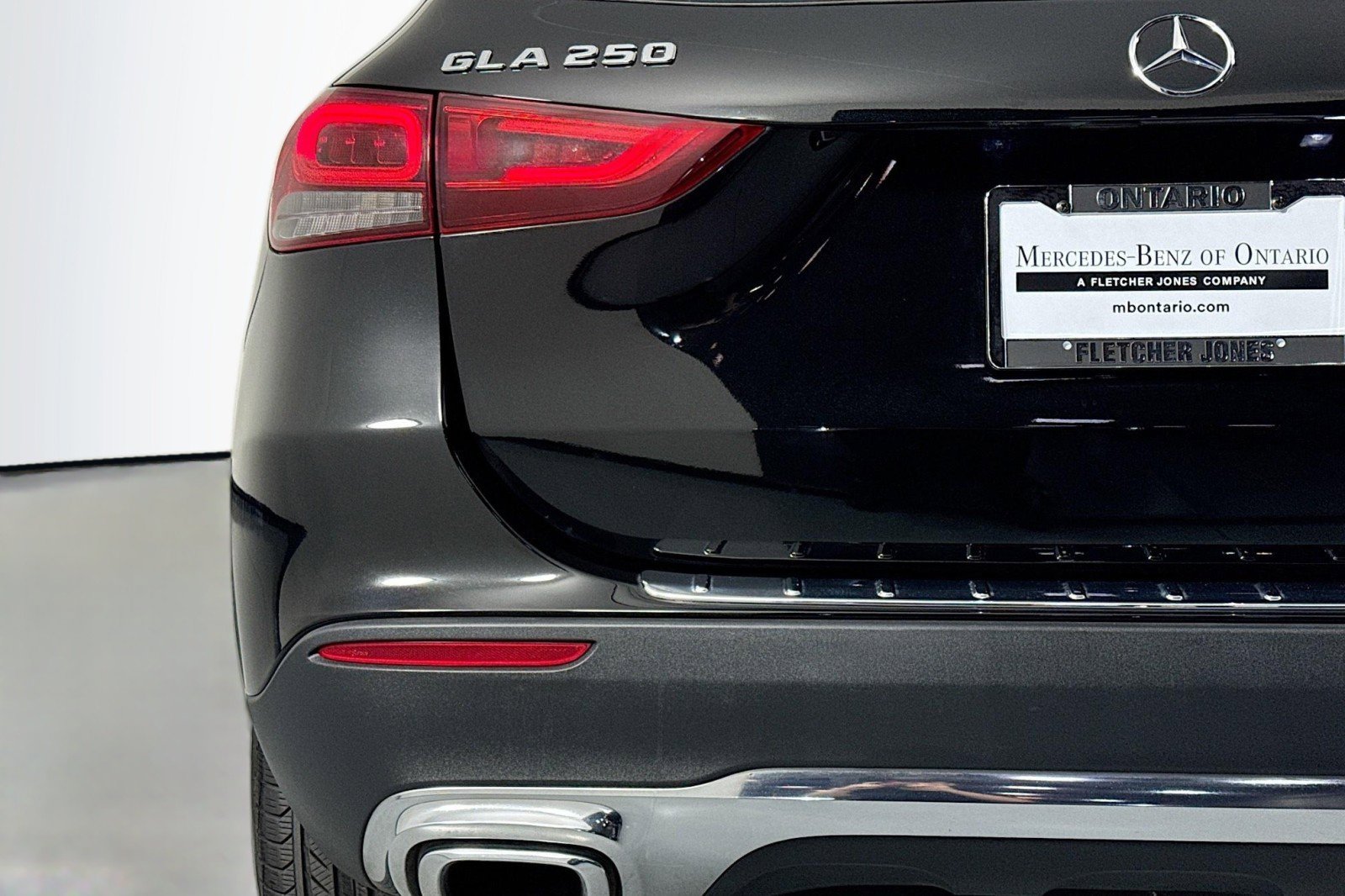 Certified 2022 Mercedes-Benz GLA 250 4MATIC w/ Premium Package image 15