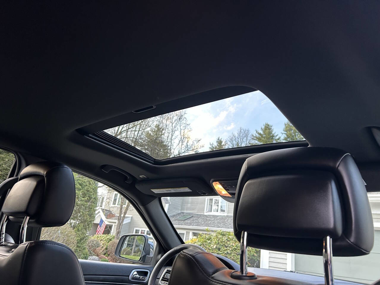 Used 2019 Jeep Grand Cherokee Limited AWD/4WD image 9