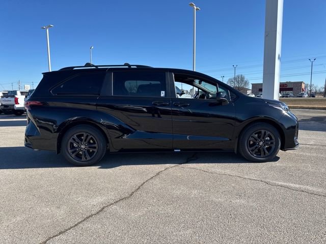 New 2026 Toyota Sienna XSE image 8