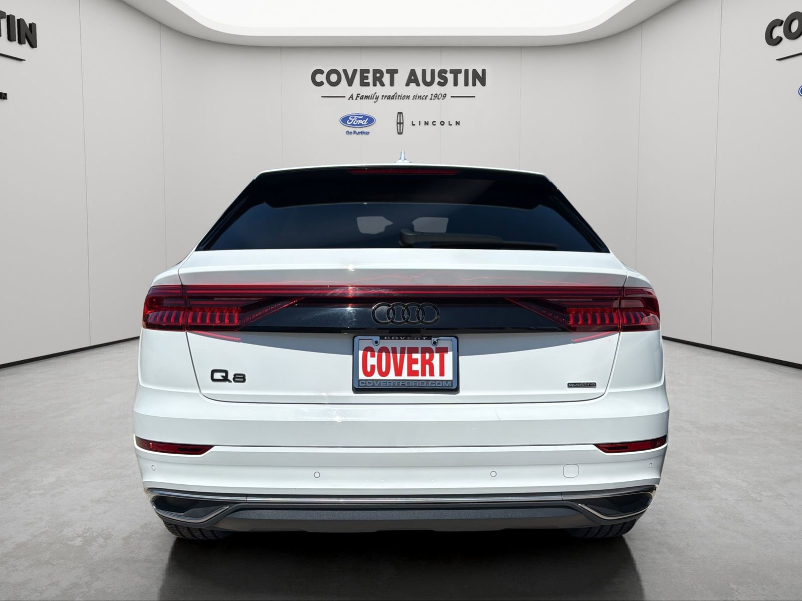 Used 2023 Audi Q8 Premium w/ Convenience Package AWD/4WD image 4