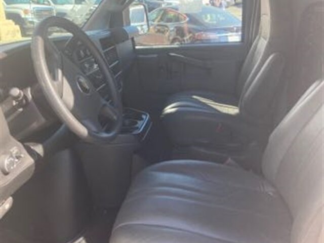 Used 2018 Chevrolet Express 2500 RWD image 22