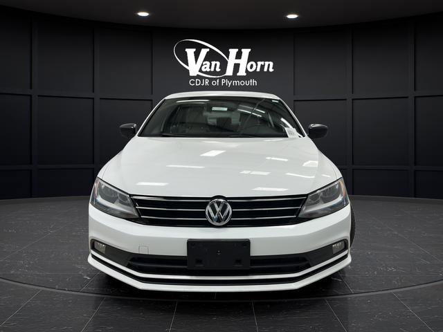 Used 2016 Volkswagen Jetta Sport image 2