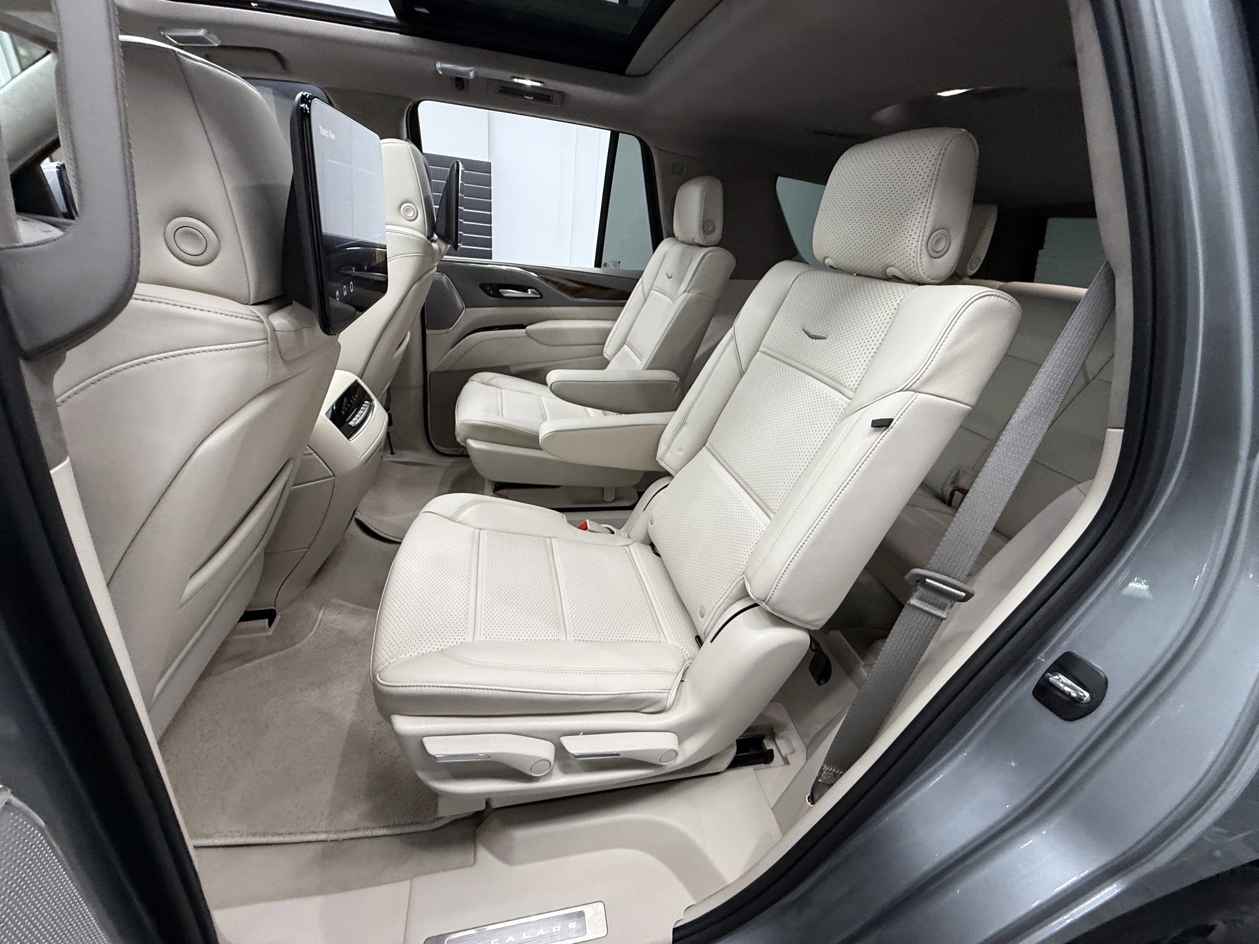 Used 2024 Cadillac Escalade Sport Platinum image 30