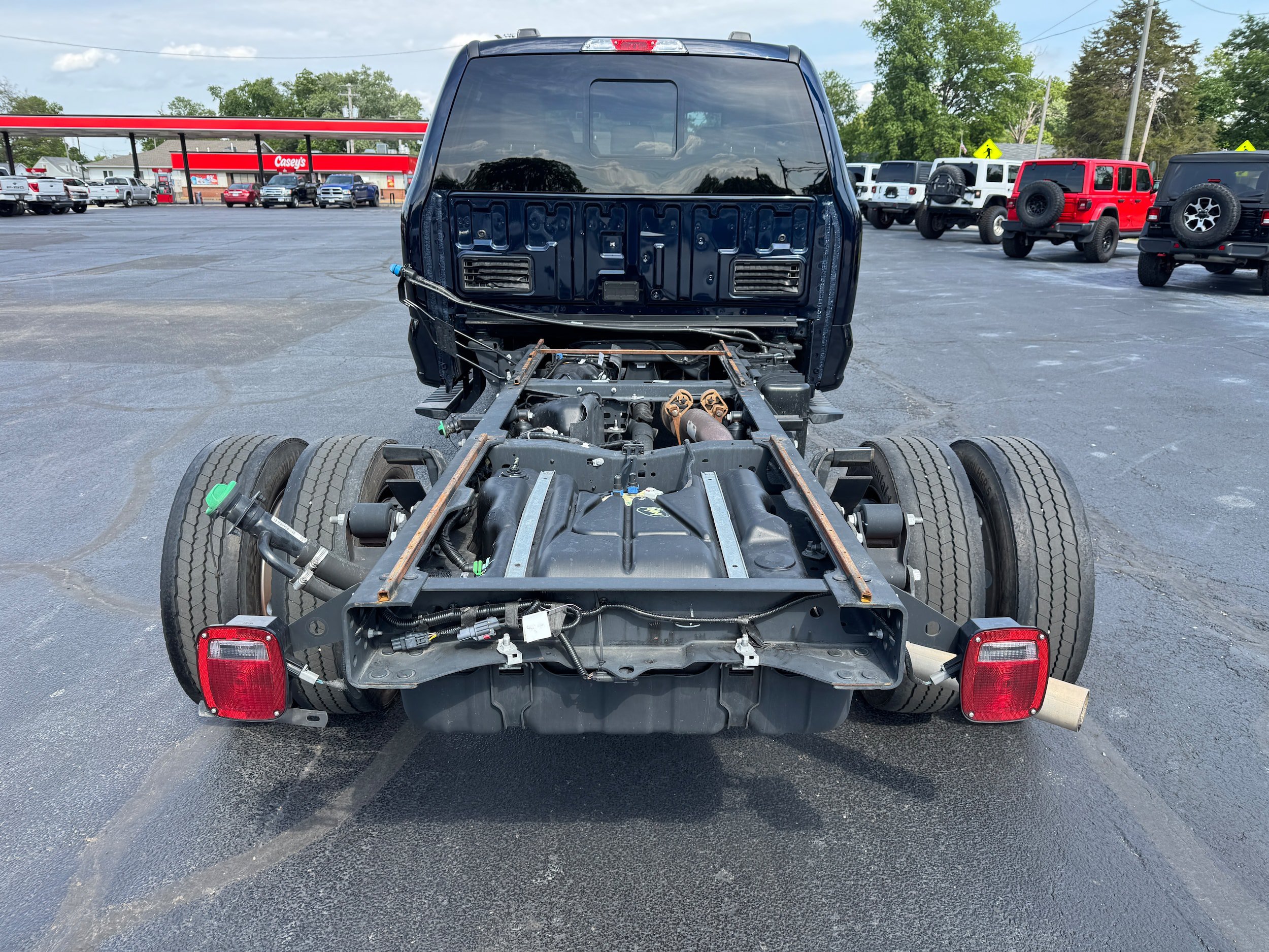 Used 2025 Ford F450 Lariat AWD/4WD image 6