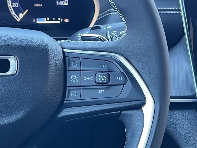 Used 2023 Jeep Grand Cherokee L Laredo image 25