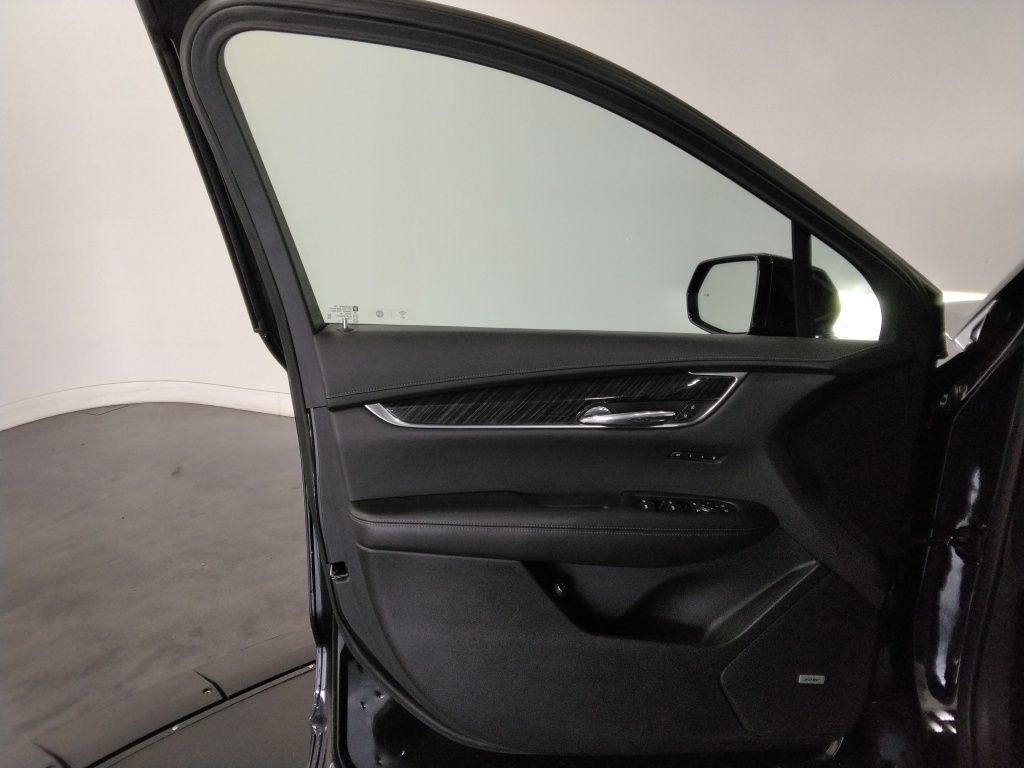 Used 2022 Cadillac XT6 Premium Luxury image 27